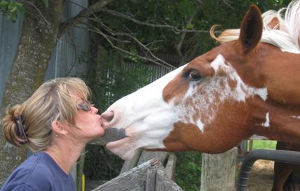 Mimi loves horses