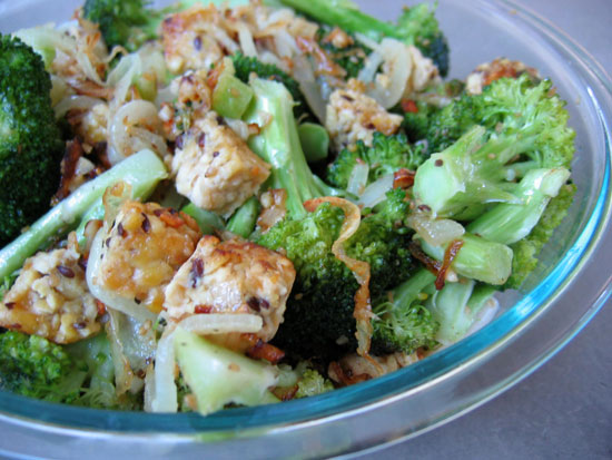Tempeh with broccoli