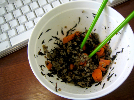 Dining al desko: Wild rice with hijiki and carrots