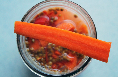 Cultured curried carrot sticks
