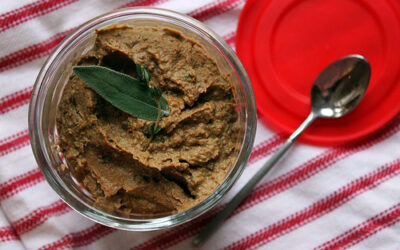 Lemon and herb chicken liver paté