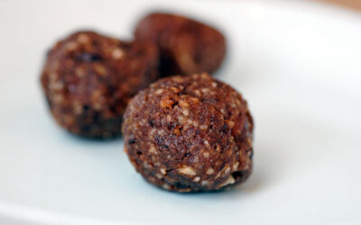 Gluten free chocolate power bar balls