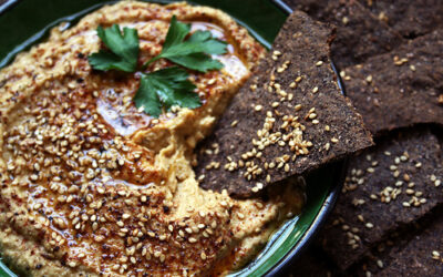 Wholegrain crackerbread with sesame